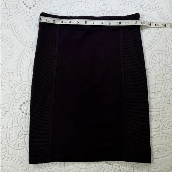 BCBGMaxAzria Purple Bandage Ribbed Pencil Skirt - Women’s XS - Picture 5 of 7